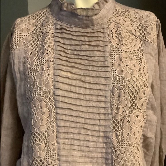 Once Upon a Time A Dream
Size M Long Sleeve Blouse - Picture 2 of 6